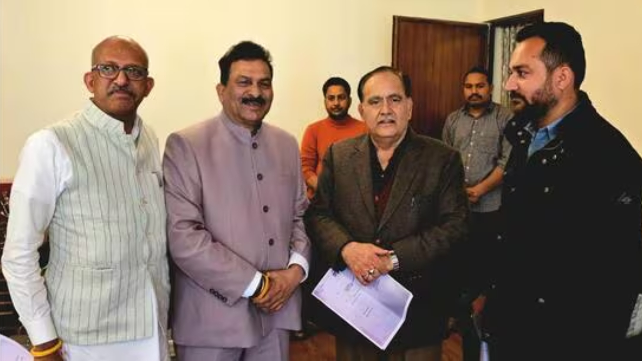 Three independent MLAs from Himachal Pradesh join BJP